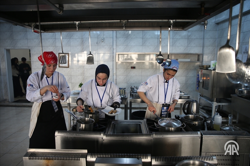 Li Diyarbekirê fînala herêmê ya "Pêşbaziya Aşpêjiyê û Mihrîcana Gastronomiyê ya Navneteweyî ya MEBê" hat lidarxistin