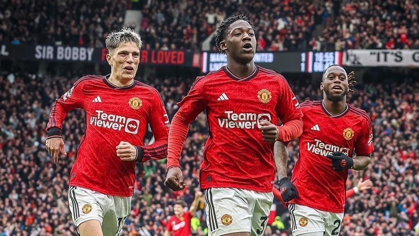 قدم.. مانشستر يونايتد ينتزع تعادلا ثمينا أمام إيفرتون