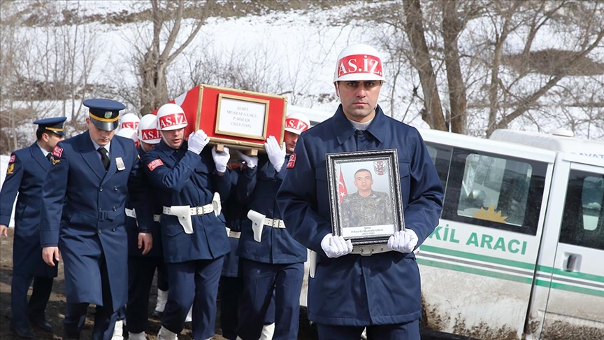 Şehit Mustafa Uslu'nun cenazesi memleketi Çorum'da defnedildi