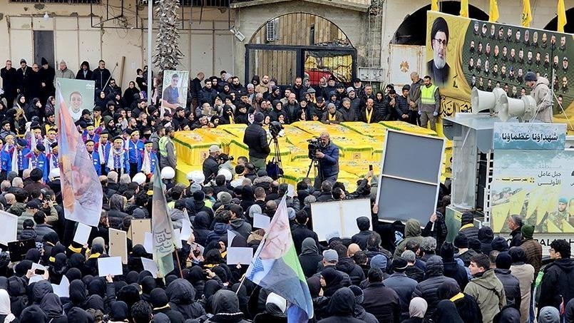 Des milliers de personnes ont assisté aux funérailles de l'ancien chef du Hezbollah, Nasrallah, au Liban