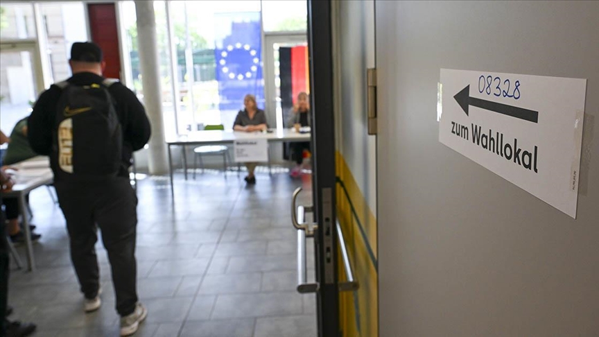 В Германии проходят досрочные парламентские выборы