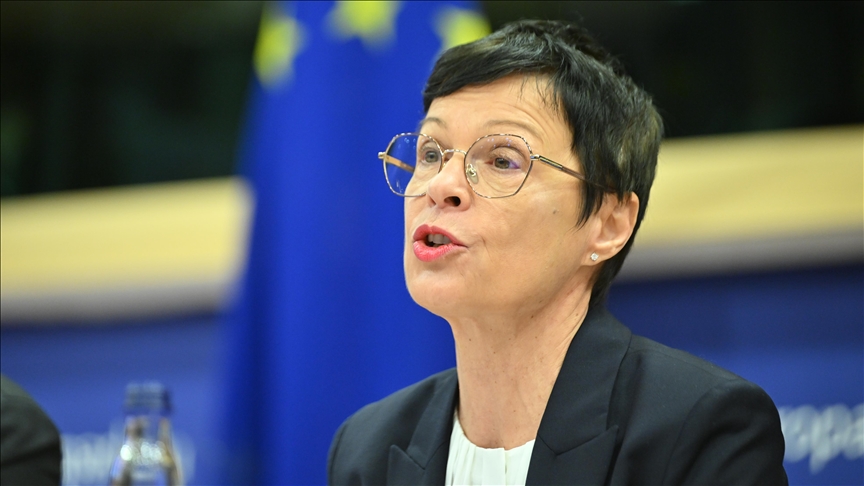 Еврокомиссар по расширению ЕС посетит с визитом Украину