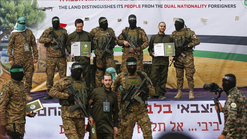 2 Israeli prisoners at handover ceremony in Gaza urge completion of ceasefire deal