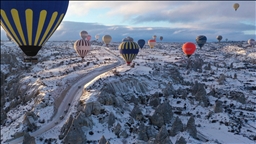 Kapadokya'da sıcak hava balonları 18 günlük aradan sonra gökyüzünü renklendirdi