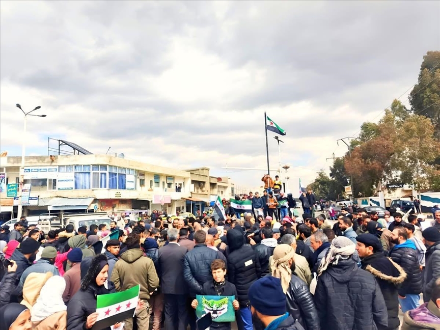 جنوب سوريا.. مواطنون يحتجون على تصريحات لنتنياهو