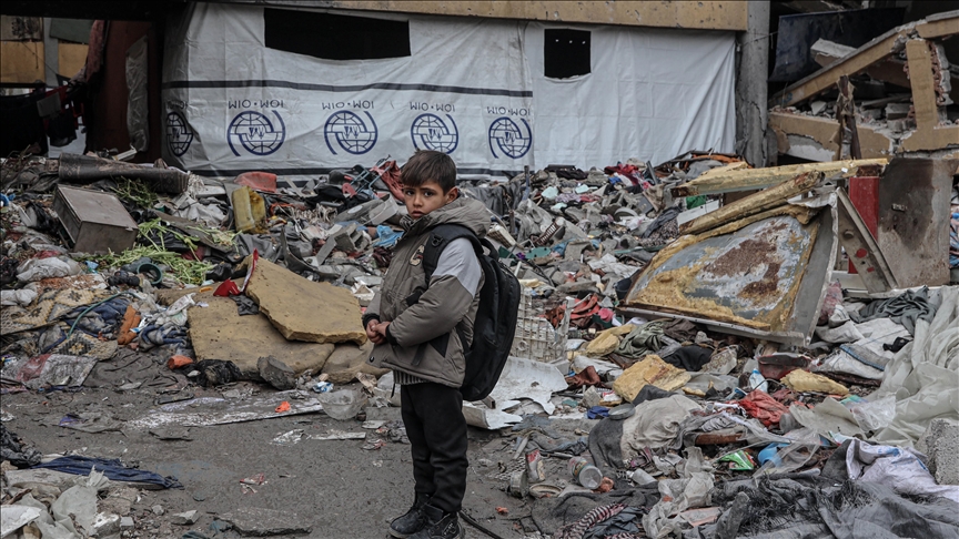 Palestinians warn of health, environment crisis as garbage piles up in Gaza City