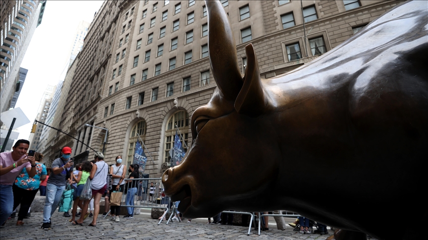 Global debt climbs to record $318T in 2024