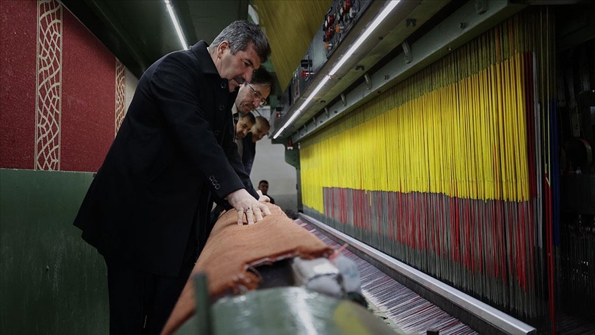 Şam'daki Emevi Camisi'nin halılarının üretimi tamamlandı