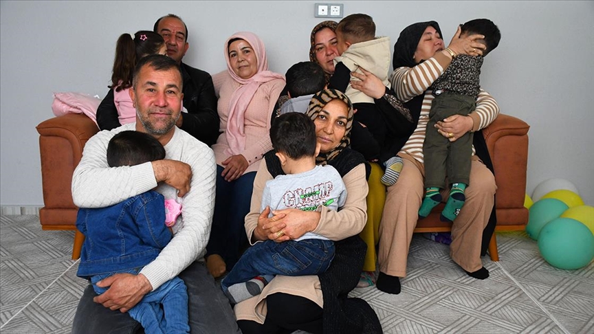 Birbirlerini koruyucu aileliğe özendiren 4 akraba, 6 çocuğa yuvalarının kapısını açtı