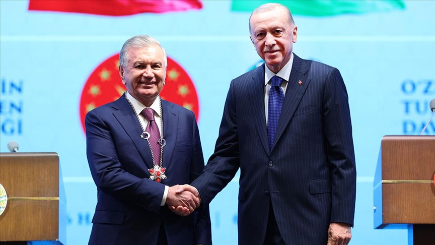 Cumhurbaşkanı Erdoğan, Özbekistan Cumhurbaşkanı Mirziyoyev ile telefonda görüştü 