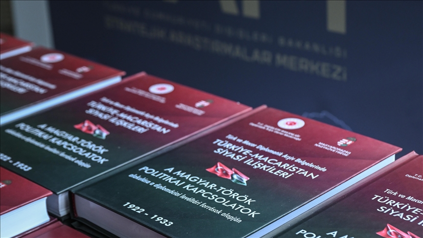 Ankara'da "Türk-Macar Diplomatik Arşiv Belgelerinde Türkiye-Macaristan Siyasi İlişkileri" kitabı tanıtıldı