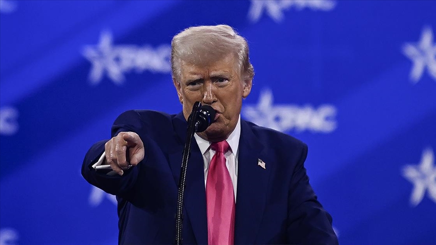 ABD Başkanı Trump'tan anonim kaynak kullanan medya kuruluşları ve yazarlara dava açma tehdidi