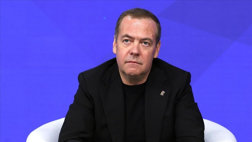 Медведев: РФ и КНДР связывают многолетние узы дружбы и добрососедства