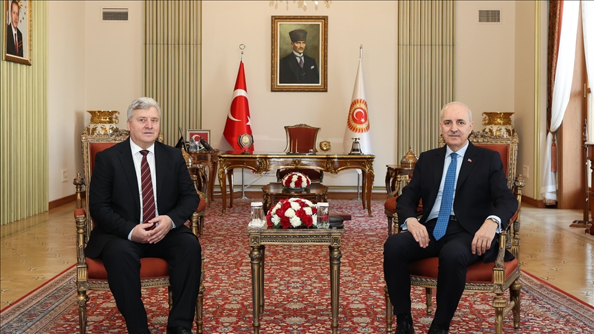 Kryeparlamentari turk pret në takim ish-presidentin e Maqedonisë së Veriut, Gjorge Ivanov