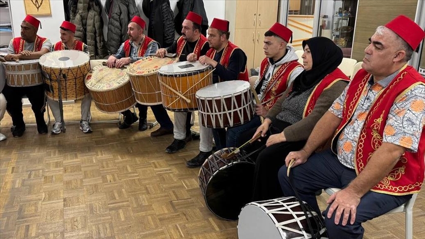 Daullexhinjtë në Istanbul bëjnë provat e fundit për muajin e Ramazanit