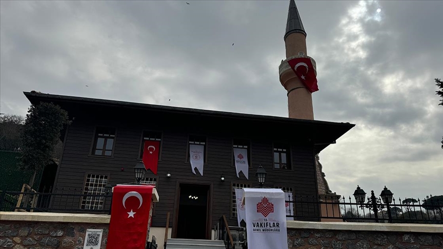 Restore edilen Silahtar Abdurrahman Ağa Camii ibadete açıldı