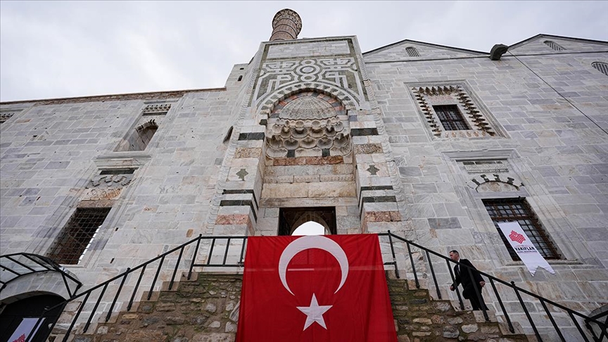 Restorasyonu biten 650 yıllık İsa Bey Camisi yeniden cemaatiyle buluştu