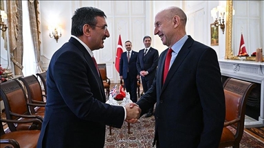 Türkiye’s vice president meets with British defense secretary in London