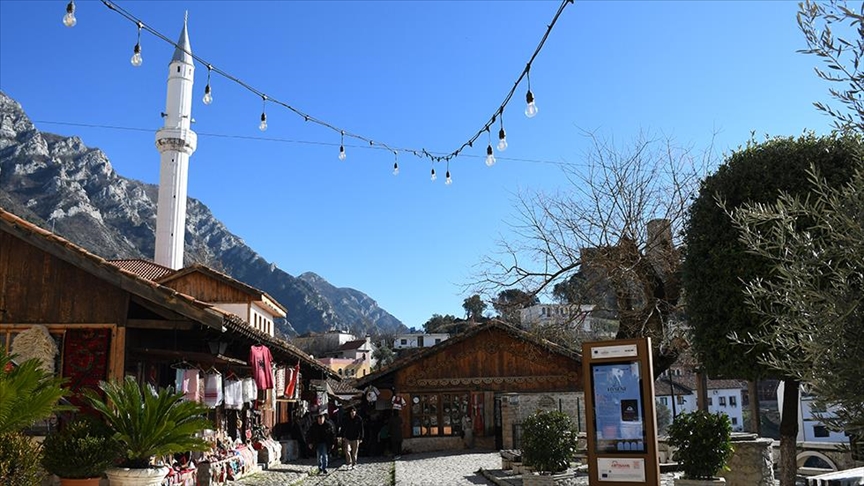 Artizanët e Pazarit të Krujës ruajnë traditat shqiptare