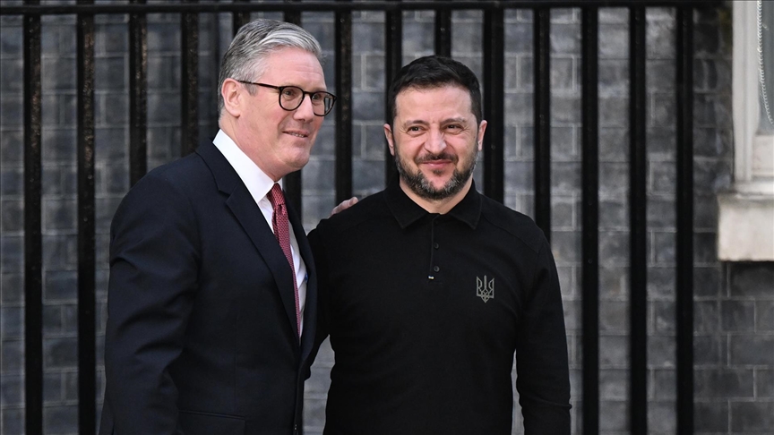 İngiltere Başbakanı Starmer, Ukrayna konulu zirve öncesi Zelenskiy ile bir araya geldi