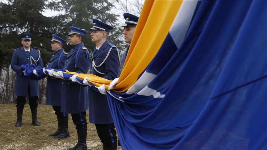 Podizanjem zastave na Humu počelo obilježavanje Dana nezavisnosti Bosne i Hercegovine