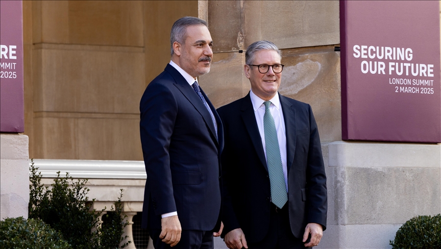 Turkish foreign minister evaluates London security summit on Ukraine