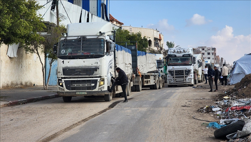 Israel halts humanitarian aid to Gaza as 1st phase of ceasefire deal expires