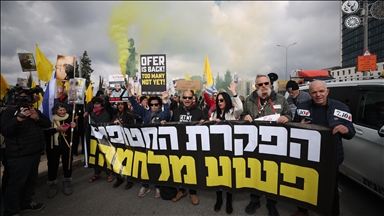 Hundreds of Israelis protest outside ministers’ houses to demand completion of Gaza ceasefire deal