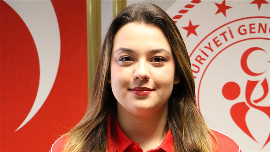 Milli atıcı İlayda Nur Çürük, Avrupa gençler şampiyonu oldu