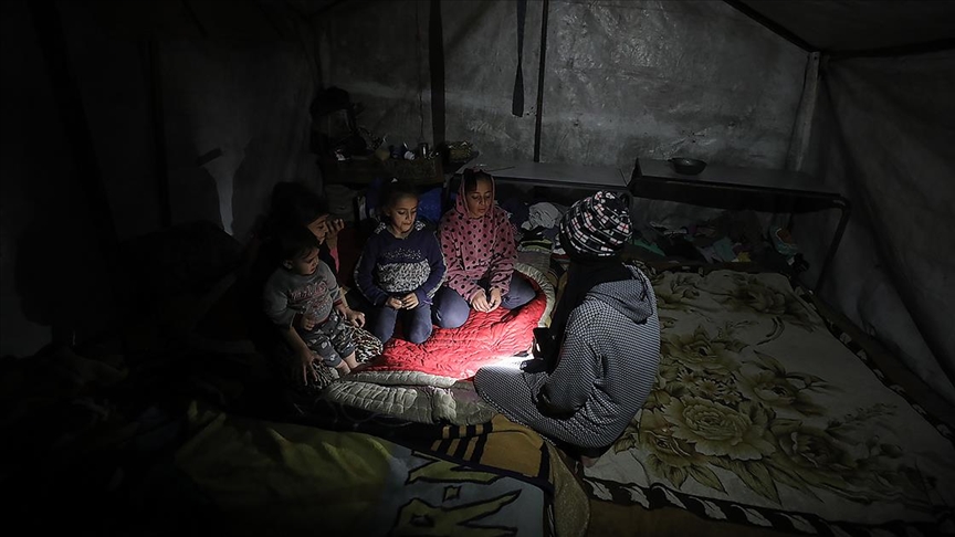 İsrail, Gazze'ye giden su ve elektriği kesmeyi değerlendiriyor