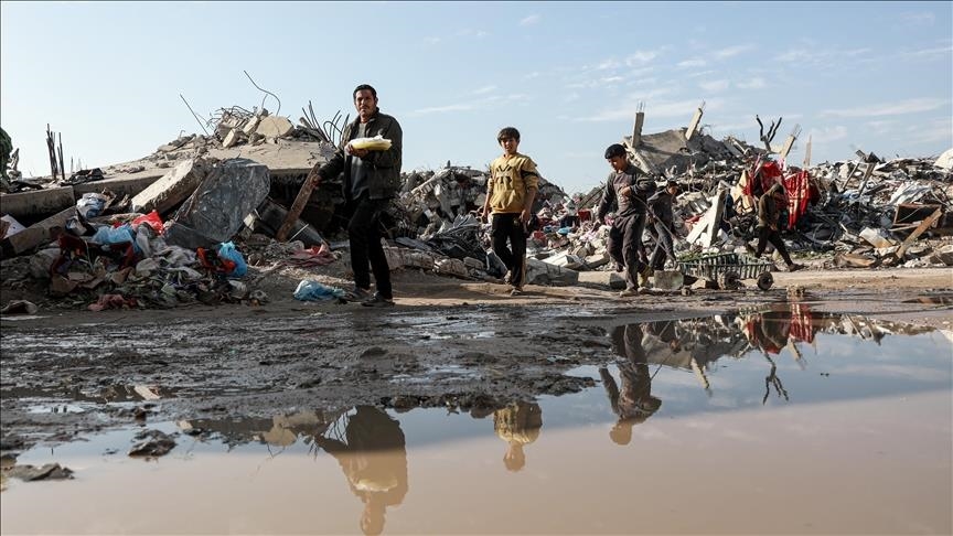 Egyptian president unveils plan to rebuild Gaza without displacing its population