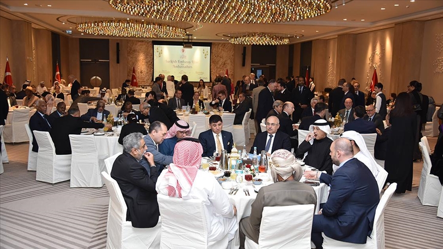 Katar'daki büyükelçiler, Türkiye'nin Doha Büyükelçiliğince düzenlenen iftarda buluştu