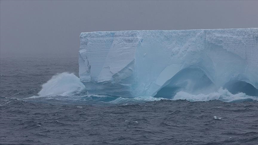 World’s biggest iceberg grounds off remote South Atlantic island World’s biggest iceberg grounds off remote South Atlantic island