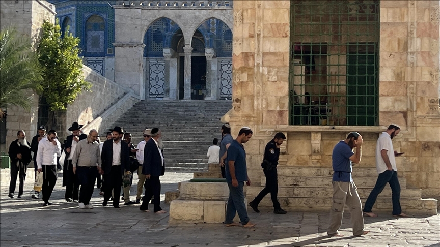 الضفة.. 160 مستوطنا إسرائيليا يقتحمون المسجد الأقصى