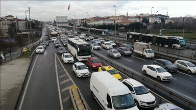 İstanbul'da sabah trafik yoğunluğu oluştu