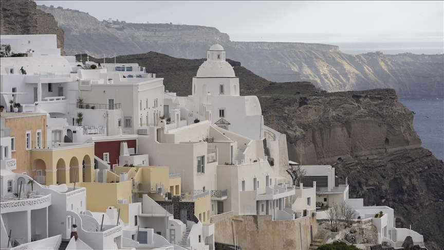 Intense seismic activity leads to significant decrease in bookings for Greek island of Santorini
