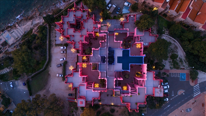 La Muralla Roja, mrekullia arkitekturore në qytetin Calpe të Spanjës