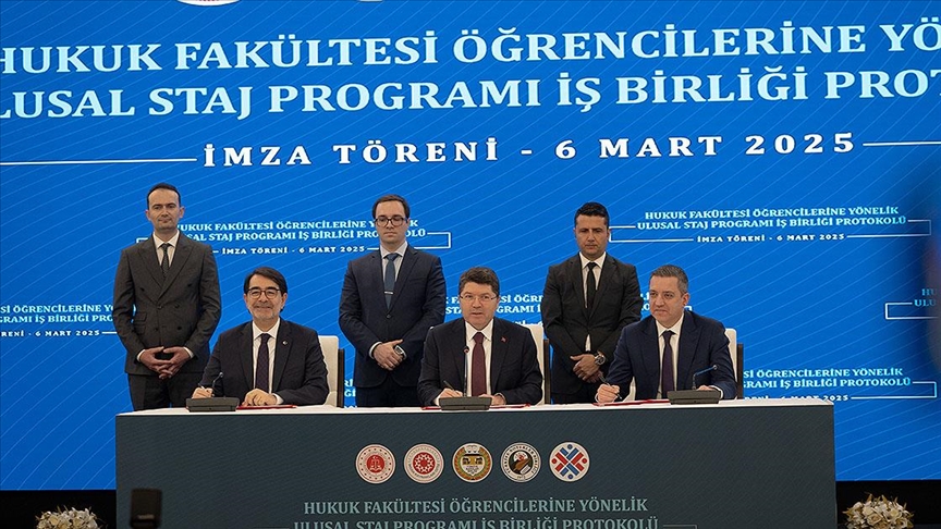 Hukuk fakültesi öğrencilerine yönelik "Ulusal Staj Programı" işbirliği protokolü imzalandı