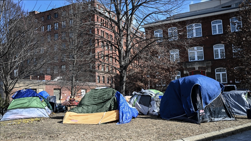 Trump'tan Washington DC Belediye Başkanı'na "evsiz kamplarına karşı önlem alması" çağrısı