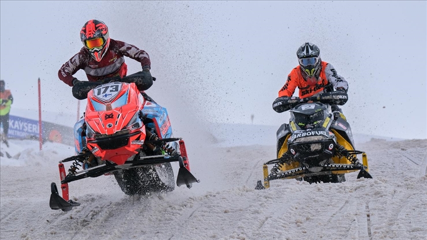 Erciyes'te yapılacak Dünya Kar Motosikleti Şampiyonası'na 12 ülkeden 40  sporcu katılacak