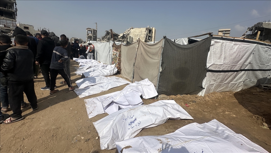 Palestinians recover 6 more bodies from Gaza rubble as death toll nears 48,450
