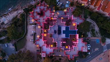 La Muralla Roja, mrekullia arkitekturore në qytetin Calpe të Spanjës