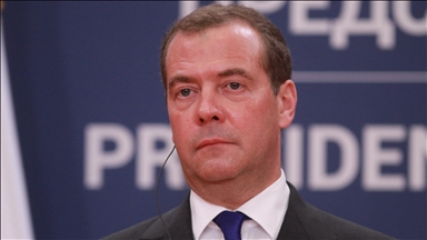 Medvedev: Macron do të "zhduket përgjithmonë" jo më vonë se 14 maj 2027