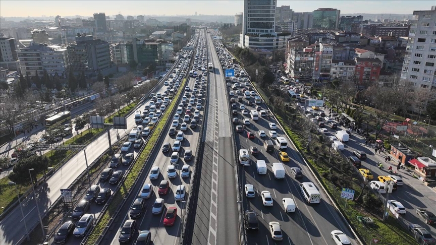 İstanbul'da akşam saatlerinde trafik yoğunluğu yüzde 85'e ulaştı