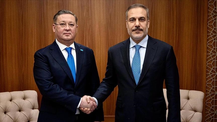 فيدان يلتقي بنظيريه المصري والكازاخستاني في جدة