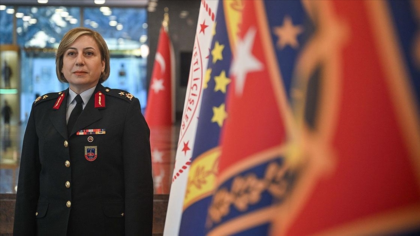 Cumhuriyet'in ilk kadın generali Yılmaz: Genç kız kardeşlerimizin, jandarma ailesine katılmalarını bekliyoruz