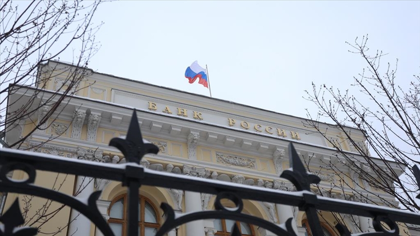 Банк России сохранил ограничения на снятие наличной иностранной валюты