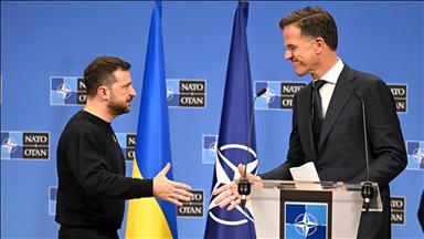 Zelensky et le secrétaire général de l'OTAN discutent d'une "paix juste et durable" pour l'Ukraine