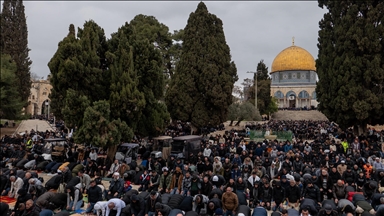 90 ألف مصلّ يقيمون الجمعة الأولى من رمضان في الأقصى 