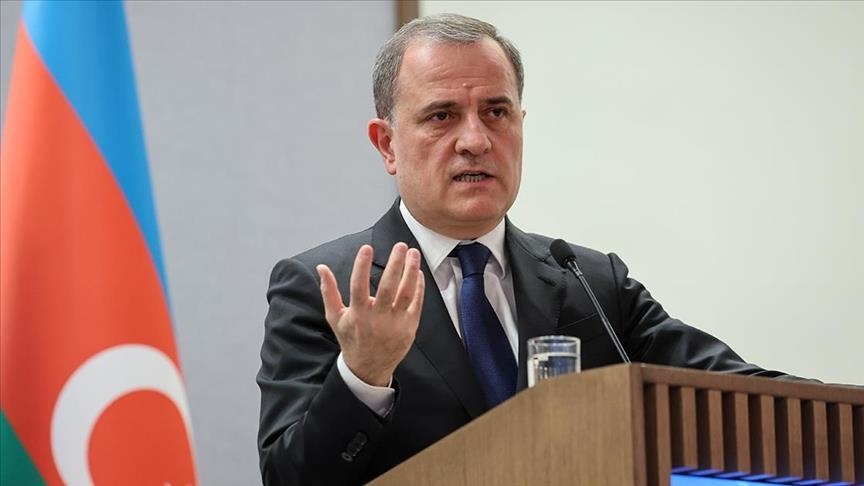 Azerbaijan’s top diplomat discusses Gaza crisis, ties with Pakistan, Tunisia at OIC meeting in Jeddah